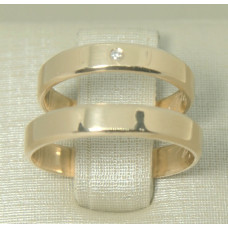 Aliança de Casamento em Ouro Amarelo 18K Semianatomica com Diamante