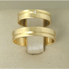 Aliança de Casamento em Ouro Amarelo 18K com Diamante